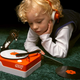 Imagen para el artículo titulado El pequeño tocadiscos de Teenage Engineering también hace discos de vinilo personalizados